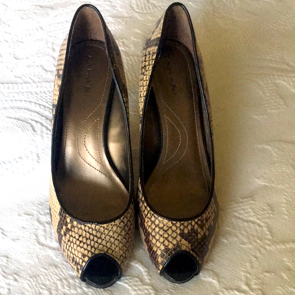 Tahari Snakes Embossed Pip Toes Shoes